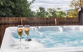 The Granary With Hot Tub Near Perth Perthshire